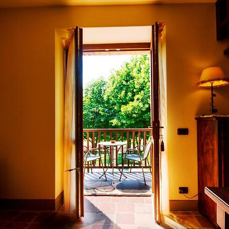 Отель Relais Castello Di Razzano Альфьяно-Натта Экстерьер фото