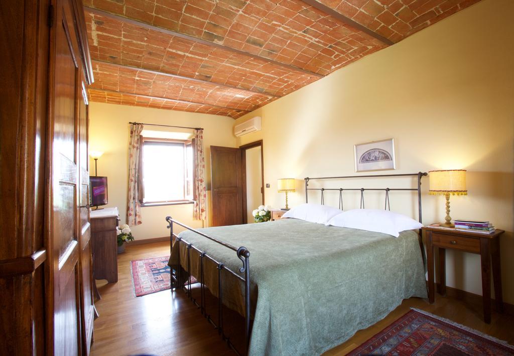 Отель Relais Castello Di Razzano Альфьяно-Натта Экстерьер фото