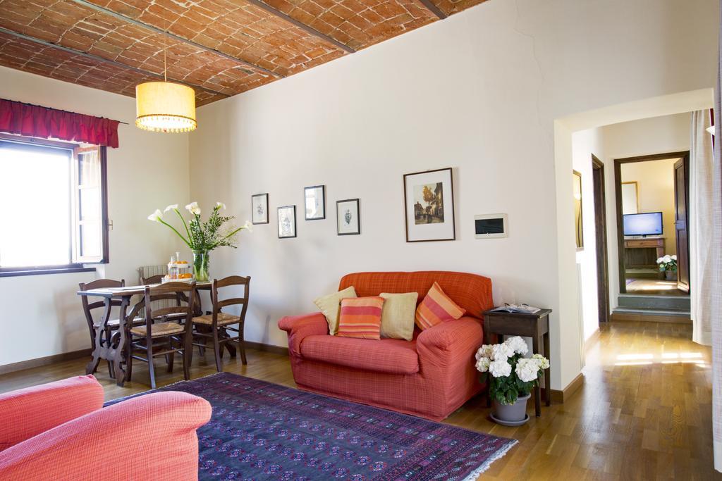 Отель Relais Castello Di Razzano Альфьяно-Натта Номер фото